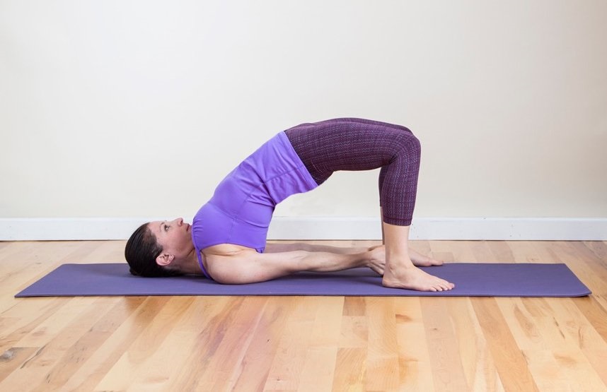 posture-the-bridge-Yoga-to-improve-the-life-sexual-1