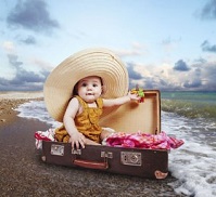 Pour ou contre partir en vacances à l’étranger avant les 6 mois de son bébé ?