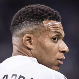 Orelsan brise le silence après son clash avec Kylian Mbappé