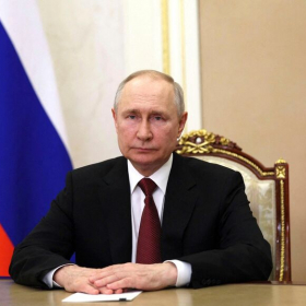 Ces bureaux clonés qui piègent tout le monde : la surprenante stratégie secrète de Vladimir Poutine révélée