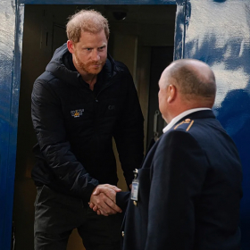 Pourquoi le Prince Harry est accusé d’hypocrisie après sa visite en Ukraine