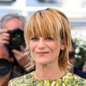 Marina Foïs cash sur l’argent, les crèmes et les massages : ses confidences qui font le buzz