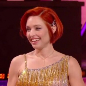 Natasha St-Pier en rajoute une couche sur son clash avec Inès Reg en pleine promo de son livre