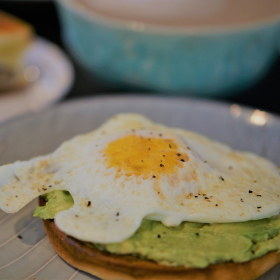 Pourquoi prendre un petit-déjeuner salé est l'astuce imparable pour avoir plus d'énergie