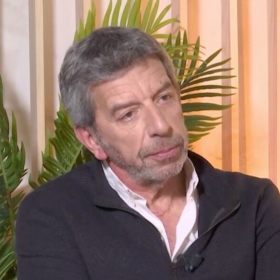 “Ça se voit” : Michel Cymes très mal à l’aise face à Melanight et ses confidences sur la chirurgie