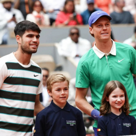 Une finale Rolland-Garros inoubliable : Carlos Alcaraz sacré après 5h30 de lutte contre Jannik Sinner
