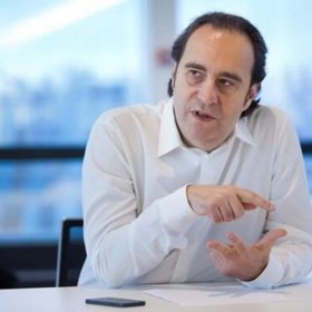 200 millions pour un hôtel particulier et 1,3 million réclamé en justice : les deux visages de Xavier Niel