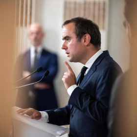 Stock de masques de « minimum trois mois » en France : pourquoi l’annonce de Matignon ravive le souvenir du Covid