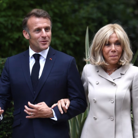 Brigitte et Emmanuel Macron : ce dîner de gala royal inédit auquel le couple présidentiel participera bientôt
