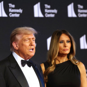 « USA, USA » face aux huées : ce moment inattendu vécu par Donald et Melania Trump à Washington