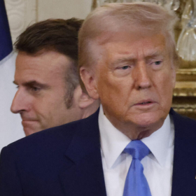 "C’était quoi ce délire ?" : pourquoi Donald Trump n’en finit plus de se moquer d’Emmanuel Macron