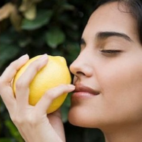 Pourquoi sentir l'odeur de citron peut vous aider à avoir plus confiance en vous