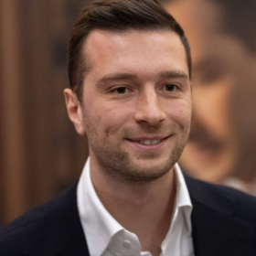 Leur rencontre à Monaco intrigue encore : ce moment précis où tout a commencé entre Maria Carolina et Jordan Bardella