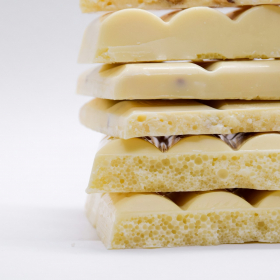 Pourquoi le chocolat blanc n’est (presque) pas du chocolat : cette vérité qui surprend à chaque fois