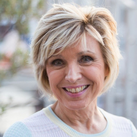 Retraite en vue ? Evelyne Dhéliat accueille une nouvelle recrue à TF1