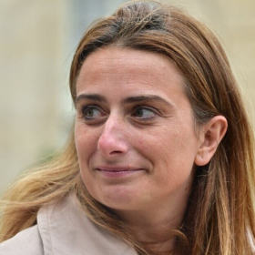 « J’avais l’impression de mener une double vie » : Marine Tondelier enceinte en pleine campagne, ce qu’elle n’avait jamais dit