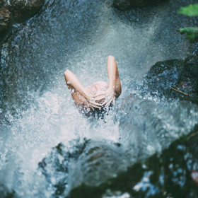 Prendre une douche froide peut-elle diminuer la graisse corporelle ?