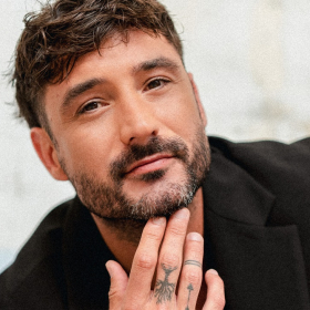 Jeremy Frérot torse nu dans une salopette ultra osée : ses fans sont en ébullition