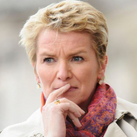 “Je suis vraiment bien payée” : Élise Lucet évoque son salaire à France 2 devant l’Assemblée