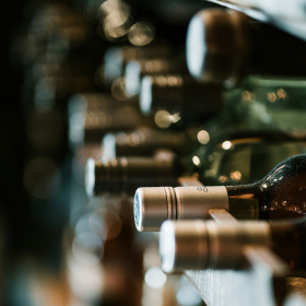 Vins français : la menace des droits de douane américains fait craindre une perte colossale d’un milliard d’euros