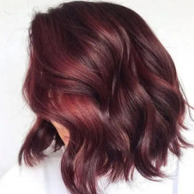 Chocolate Cherry, la coloration parfaite pour redonner du peps aux cheveux bruns