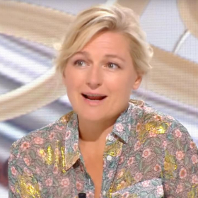 "Oh le coup de vieux !" : Anne-Élisabeth Lemoine dérape sur Emmanuel Macron en direct dans C à vous
