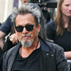 Florent Pagny fait une confidence touchante sur une chanteuse révélée dans The Voice : “Elle me reste dans le cœur”