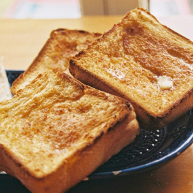 Voilà pourquoi le pain grillé vous semble toujours bien plus savoureux que le pain frais