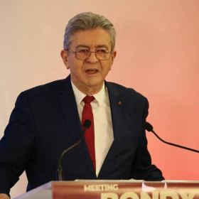 Alliances PS-LFI : ce que Mélenchon a vraiment dit en coulisses choque jusque dans son propre camp