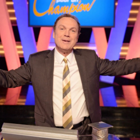 Animateur star mais gestionnaire prudent : la méthode Julien Lepers pour durer