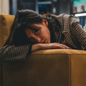 Soulager ses règles naturellement : le CBD comme allié contre les douleurs menstruelles