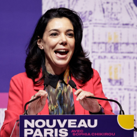 Débat à deux à Paris : ce choix qui relègue Sophia Chikirou au second plan et fait grincer des dents