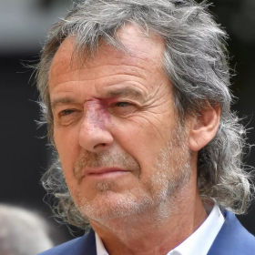 « Il est mort » : Jean-Luc Reichmann déclaré mort sur la route après un accident de moto