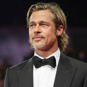 Au fond du gouffre, Brad Pitt trouve du réconfort chez les Alcooliques Anonymes