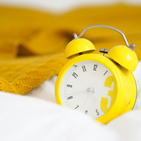 “On va tous être fatigués lundi” : cette nuit qui raccourcit et ses effets bien réels sur votre corps