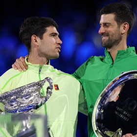 Open d’Australie : à 22 ans, Carlos Alcaraz réalise l’impensable et fait tomber Novak Djokovic en finale