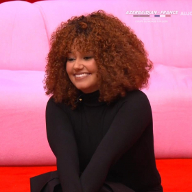 Ils n’en reviennent pas : Léna Situations débarque à la Star Academy et leur réaction devient virale