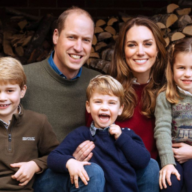 Le cadeau de Noël qui fait fondre le Royaume-Uni : George, Charlotte et Louis donnent l’exemple