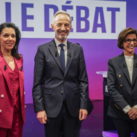 “Une honte” : Rachida Dati accusée d'échanger des SMS avec Sophia Chikirou en direct, la scène qui choque après le débat