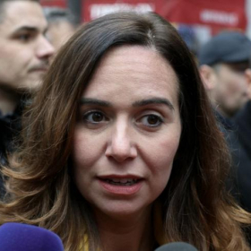 Cette question toute simple qui a mis Sarah Knafo en difficulté devant les téléspectateurs