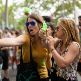 Des pistolets à eau pour protester contre les touristes à Barcelone et Majorque