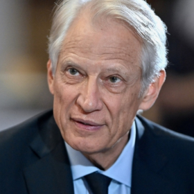 “Ils auront du mal à porter une ambition” : Dominique de Villepin envoie un message très clair pour 2027