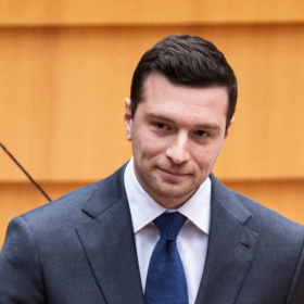 Jordan Bardella officialise avec Maria-Carolina : pourquoi tout le monde parle déjà d’une “Melania Trump”