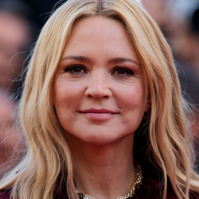 "C’est merveilleux d’avoir du temps pour ça" : Virginie Efira raconte sa nouvelle vie de maman à 46 ans avant son grand retour au cinéma