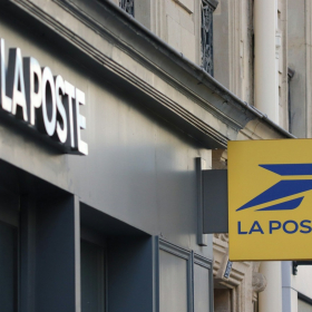 États-Unis : La Poste contrainte de suspendre ses envois à cause des droits de douane