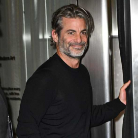 Jennifer Aniston en couple avec Jim Curtis : voilà pourquoi elle se sent aussi bien avec lui