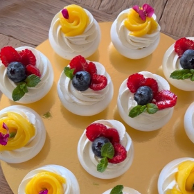 Cette recette de mini pavlovas dépasse les 5 millions de vues, et c'est largement mérité !