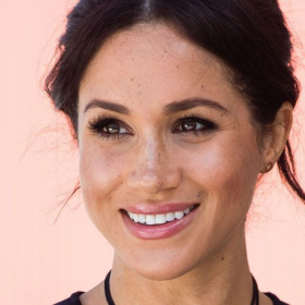 Le secret beauté de Meghan Markle : son maquilleur révèle comment obtenir sa peau éclatante