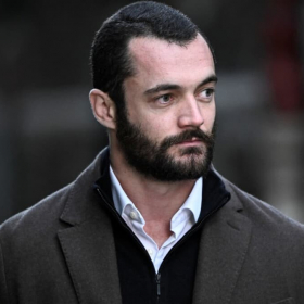 Tags, insultes, affiches arrachées… À Menton, la campagne de Louis Sarkozy bascule dans la tension