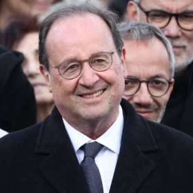 “Le téléphone n’arrête pas de sonner” : ce signe qui montre que François Hollande est déjà de retour